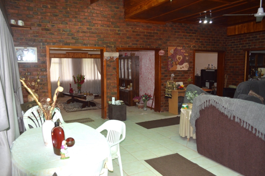 5 Bedroom Property for Sale in Stilfontein Ext 4 North West